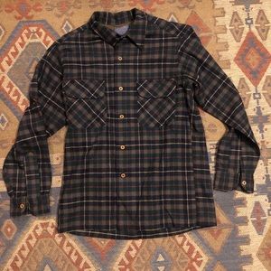 Woolrich Men Wool button Down Shirt Plaid Vintage